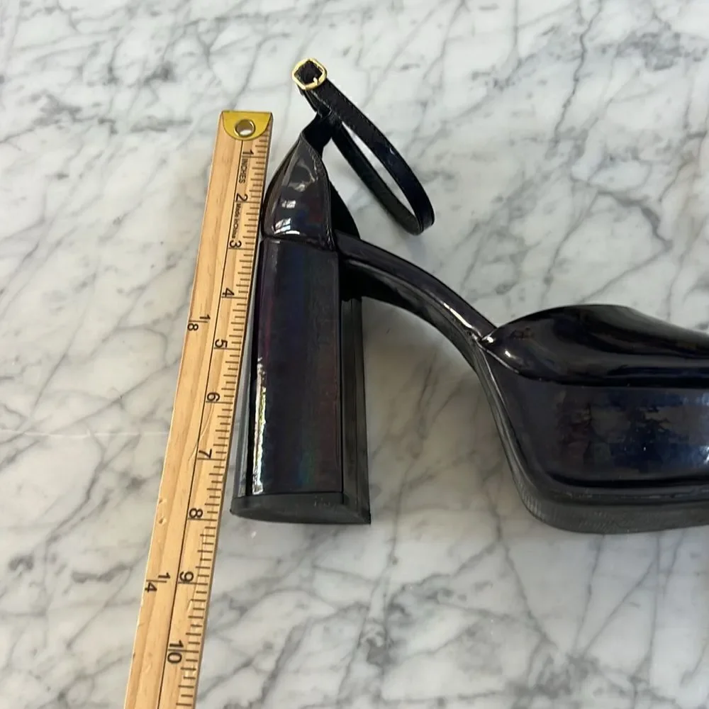 Women’s Platform Heels~Black Patent Leather Size 8 Mundial